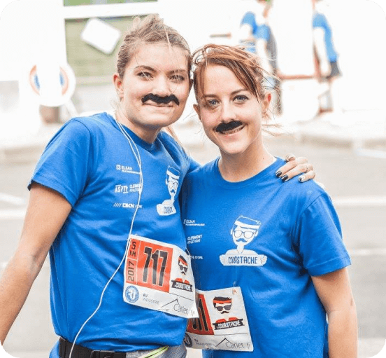 femmes prennent la pose à la fin de la course courstache 2017
