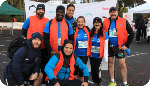 photo de groupe de 8 personnes à la fin de la course courstache de 2019